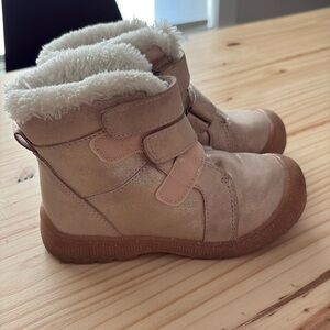 Kids Cat and Jack boots